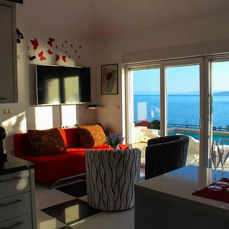 Seaside With A Swimming Pool - Omis - 23884