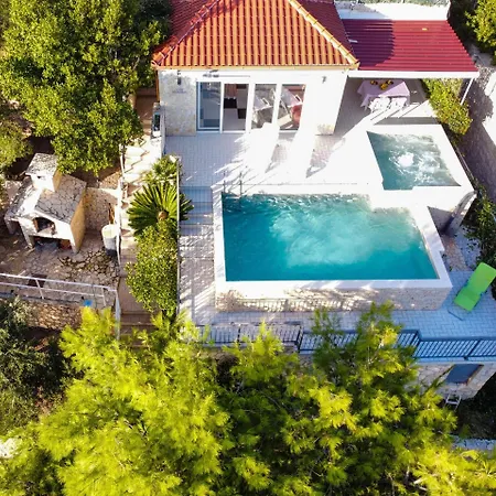Seaside With A Swimming Pool - Omis - 23884